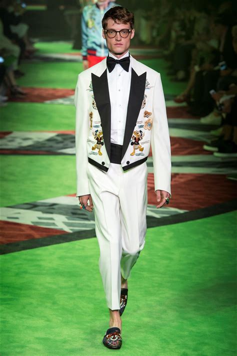 gucci sfilata uomo a-i 2017-18|Gucci Spring 2018 Menswear Collection .